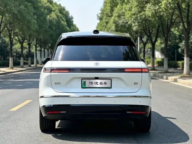 Nio ES8 — Фото автомобиля 6