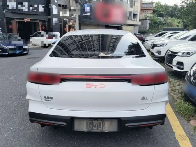 BYD Qin L — Фото автомобиля 5