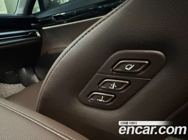 Hyundai Grandeur Grandeur (GN7) 2.5 Бензин 2WD — Фото автомобиля 8