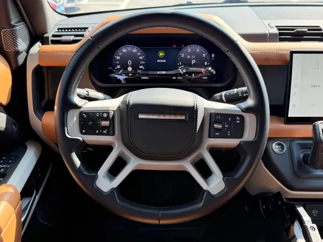 Land Rover Defender — Фото автомобиля 18