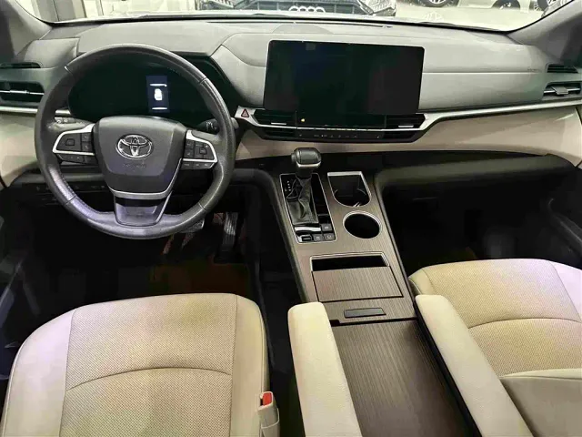 Toyota Granvia — Фото автомобиля 14