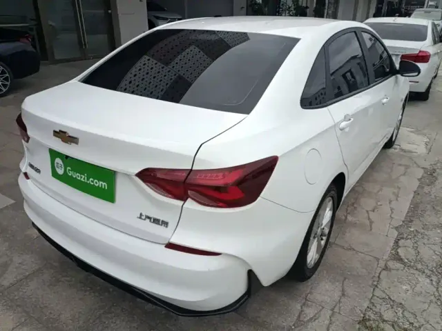 Chevrolet Monza — Фото автомобиля 6