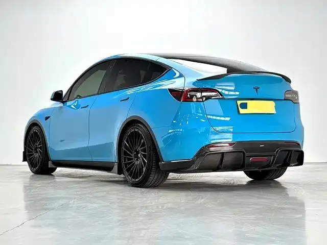 Tesla Model Y — Фото автомобиля 7
