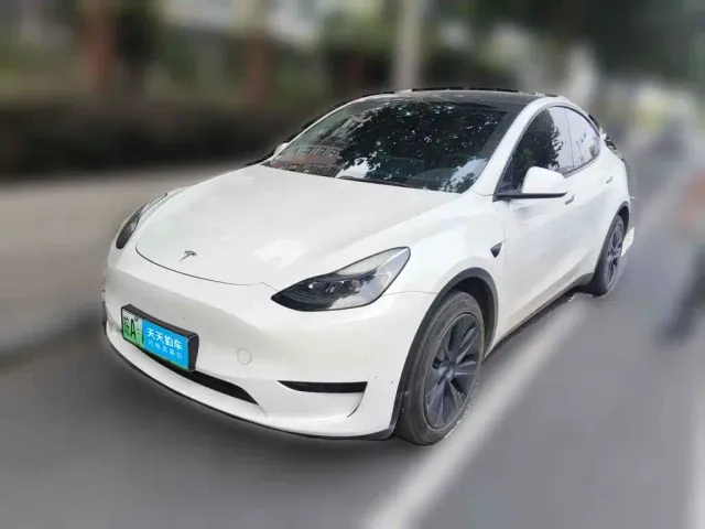 Фотография автомобиля — Tesla Model Y
