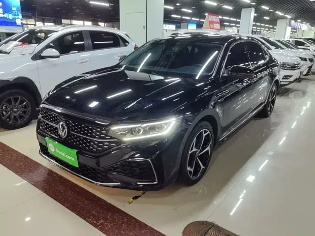 Фотография автомобиля — Volkswagen Passat