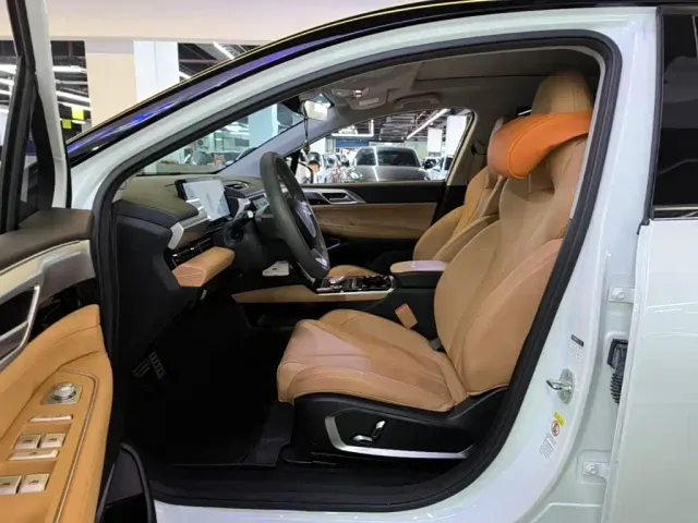 Xpeng P5 — Фото автомобиля 15