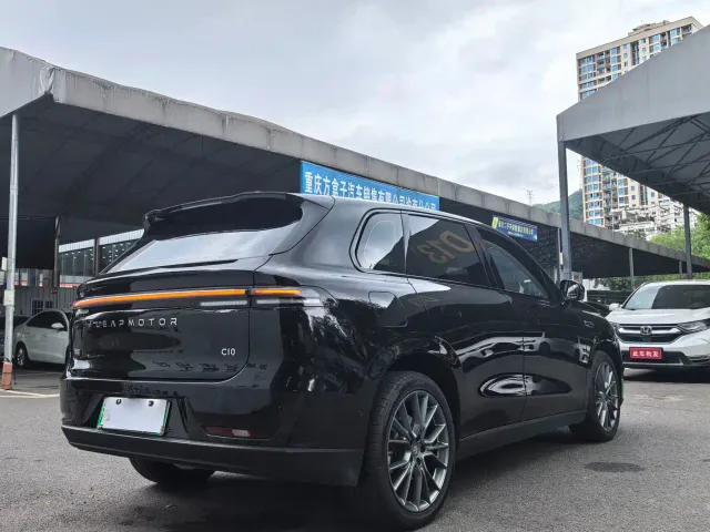 Leapmotor C10 — Фото автомобиля 6