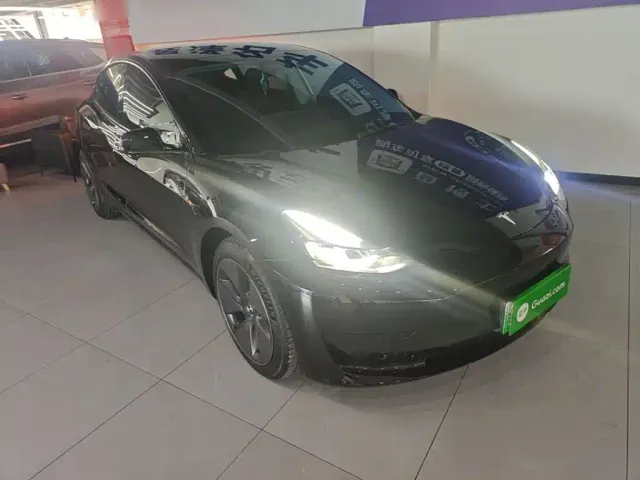 Tesla Model 3 — Фото автомобиля 3