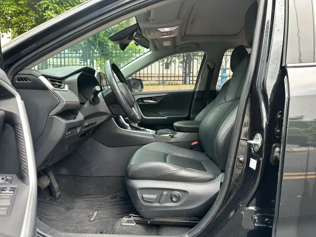 Toyota Wildlander — Фото автомобиля 8