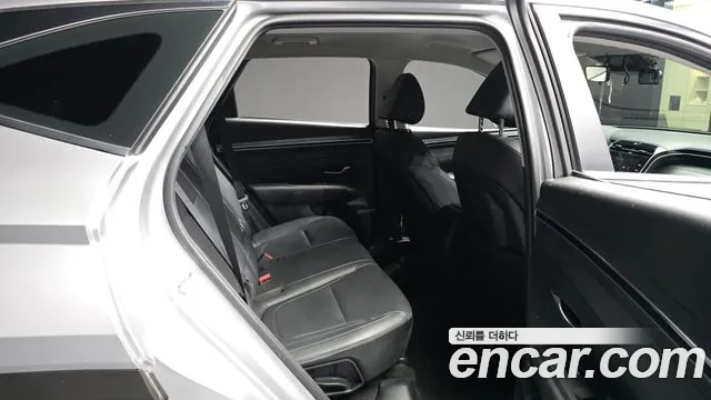 Hyundai Tucson Tucson (NX4) Дизель 2.0 2WD — Фото автомобиля 12