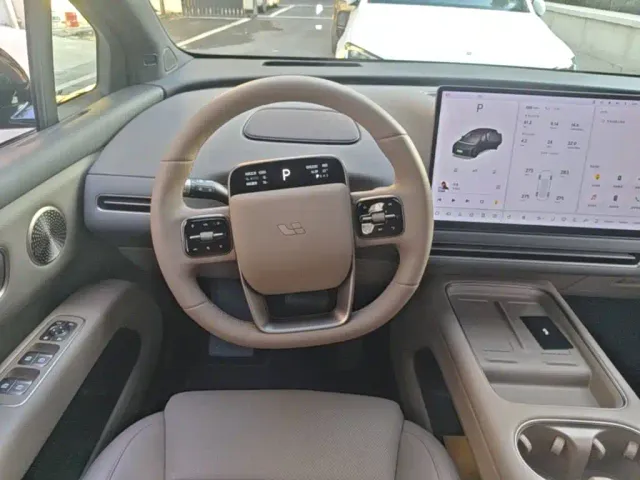 Li Auto i6 — Фото автомобиля 10