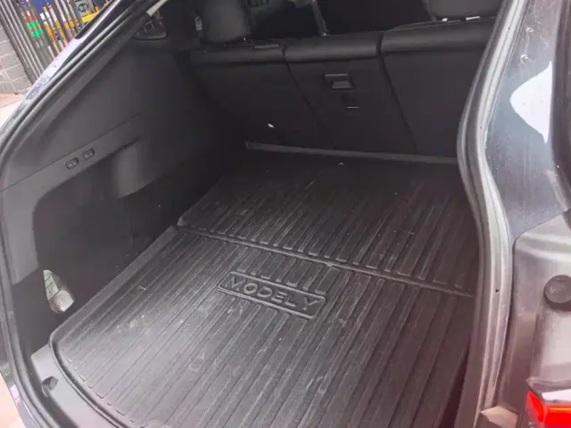 Tesla Model Y — Фото автомобиля 4