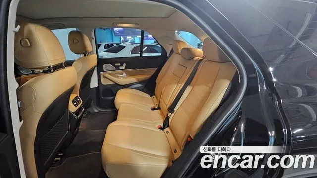 Mercedes-Benz GLE-Class — Фото автомобиля 12