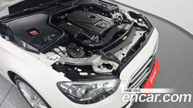 Mercedes-Benz E-Class — Фото автомобиля 6