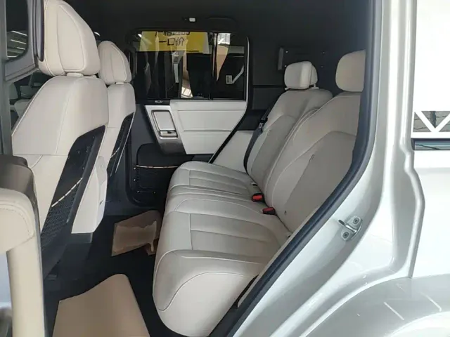 iCAR V23 — Фото автомобиля 16
