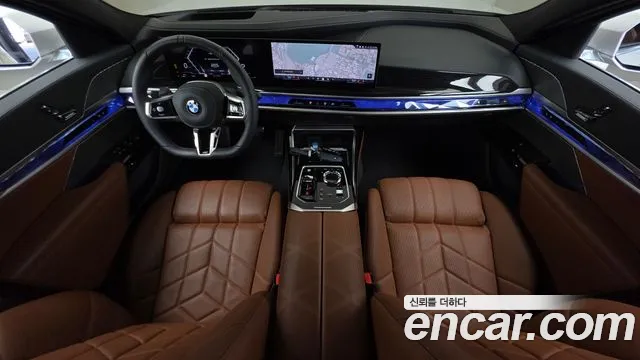 BMW 7 Series G70 — Фото автомобиля 10