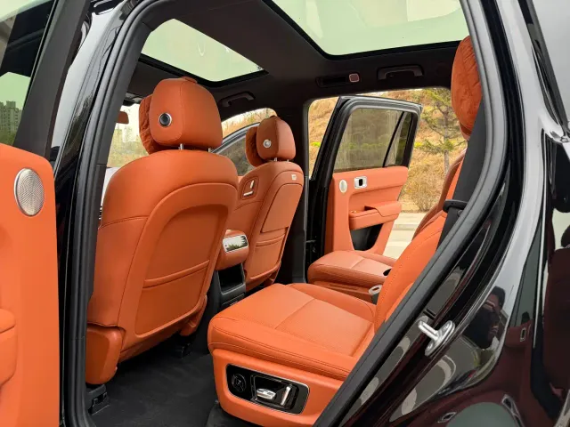Li Auto L8 — Фото автомобиля 12