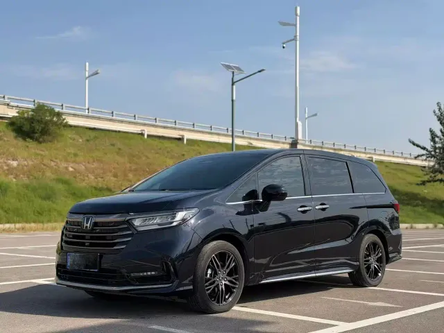 Фотография автомобиля — Honda Odyssey