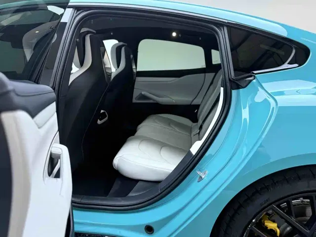 Xiaomi SU7 — Фото автомобиля 15