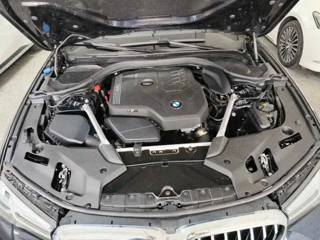 BMW 5 Series — Фото автомобиля 3
