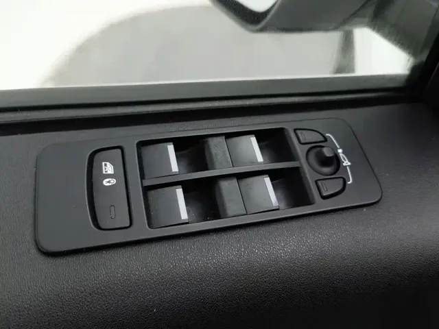 Land Rover Discovery Sport — Фото автомобиля 9
