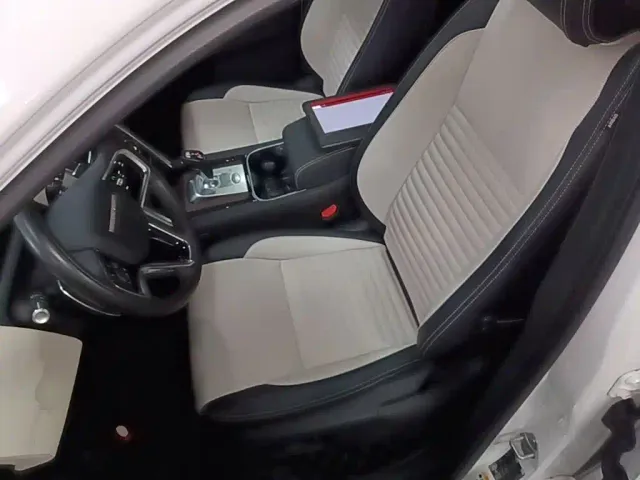 Land Rover Discovery Sport — Фото автомобиля 14
