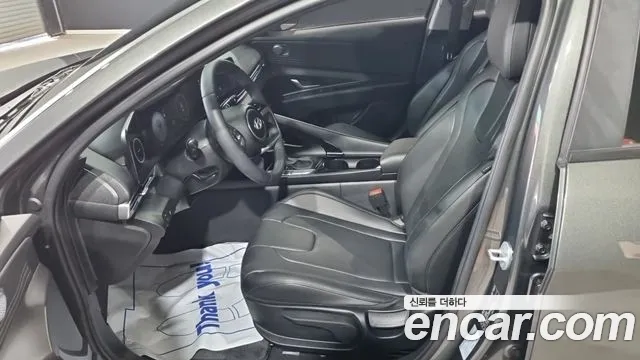 Hyundai Avante CN7 — Фото автомобиля 14