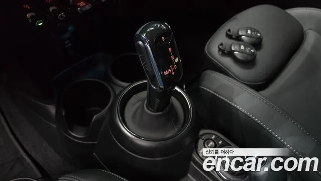 MINI Cooper — Фото автомобиля 12