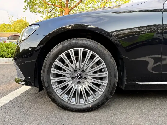 Mercedes-Benz E-Class — Фото автомобиля 9