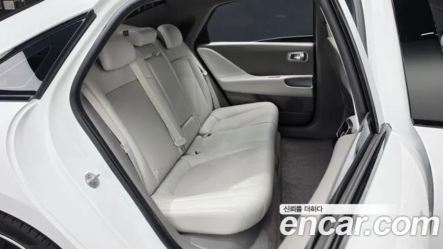 Hyundai Ioniq 6 — Фото автомобиля 18