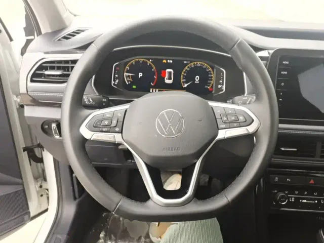 Volkswagen Tharu — Фото автомобиля 10