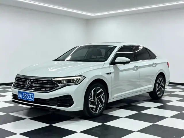Фотография автомобиля — Volkswagen Sagitar
