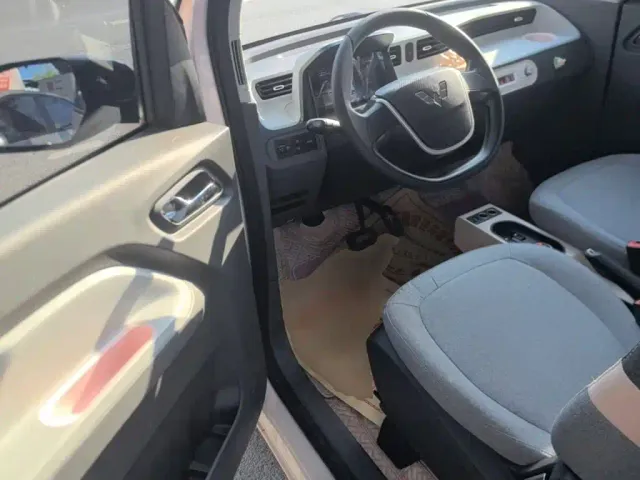 Wuling Hongguang Mini EV — Фото автомобиля 15