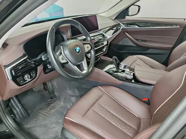 BMW 5 Series — Фото автомобиля 9