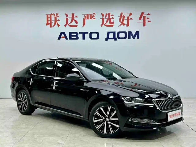 Skoda Superb — Фото автомобиля 4