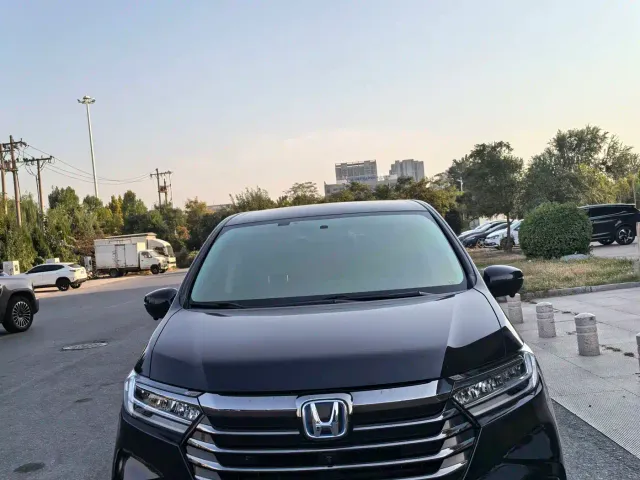 Honda Odyssey — Фото автомобиля 2