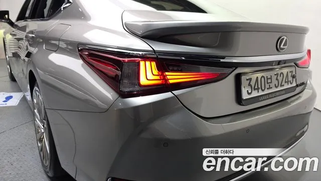Lexus ES 7th Gen — Фото автомобиля 8