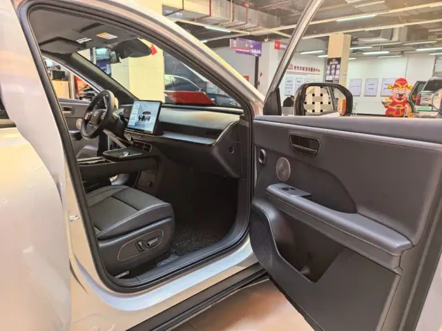 Toyota BoZhi 3X — Фото автомобиля 9