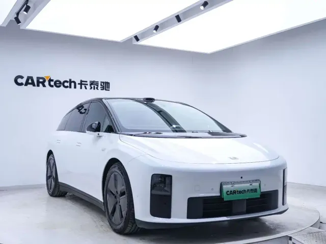 Li Auto i6 — Фото автомобиля 7