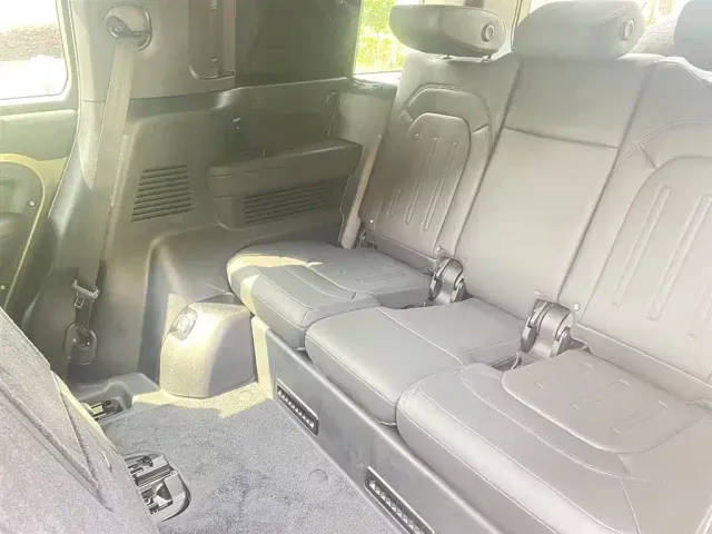 Land Rover Defender — Фото автомобиля 17