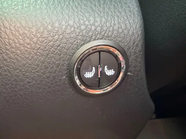 Toyota YARiS L Zhi Xuan 2022 1.5L CVT Leading PLUS Edition — Фото автомобиля 13