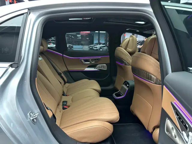 Mercedes-Benz E-Class — Фото автомобиля 6