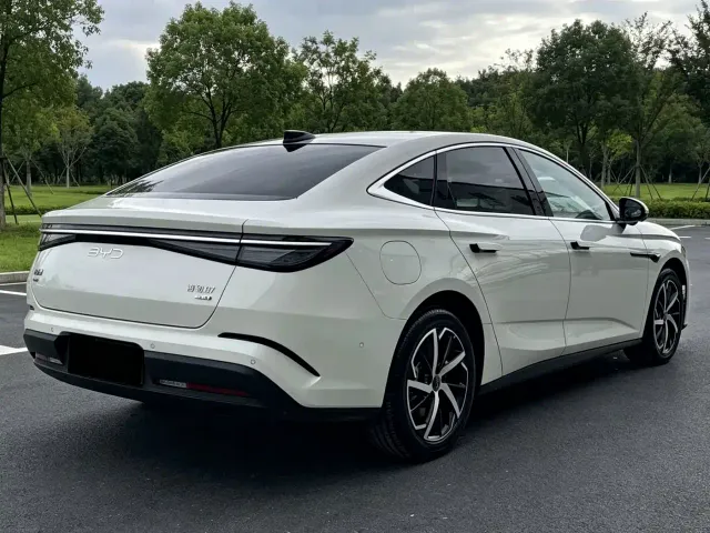 BYD Seal 07 DM-i — Фото автомобиля 6