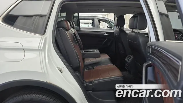 Volkswagen Tiguan — Фото автомобиля 12