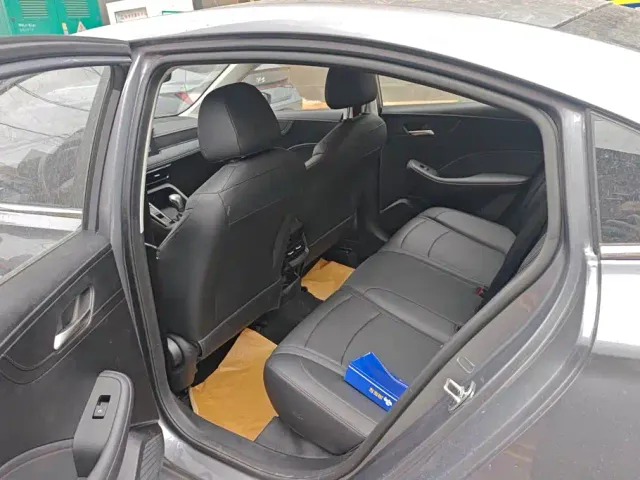 Roewe i5 — Фото автомобиля 11