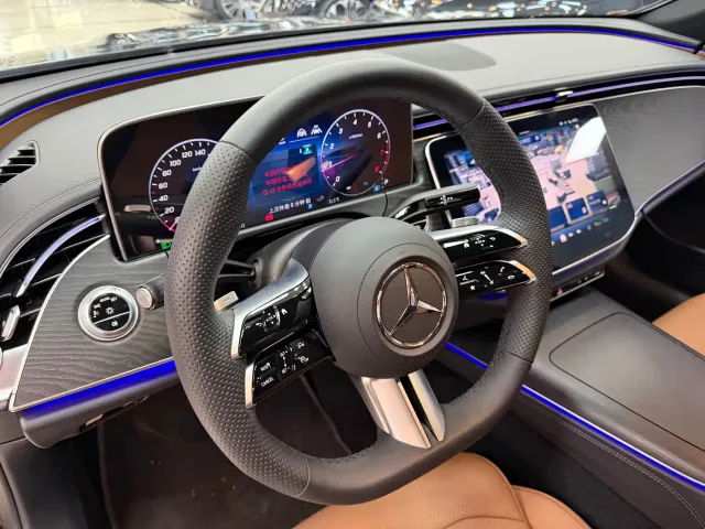 Mercedes-Benz E-Class — Фото автомобиля 6
