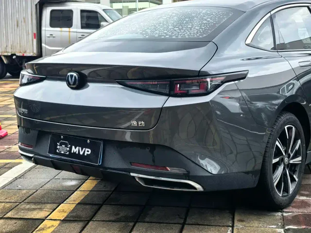 Changan Eado — Фото автомобиля 7