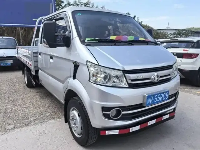 Changan Kuayue Kuayue King X5 2022 2.0T PLUS Luxury Truck Double-row Dual-rear-wheel 3600mm Wheelbase 3.05m D20TCIF13 — Фото автомобиля 2