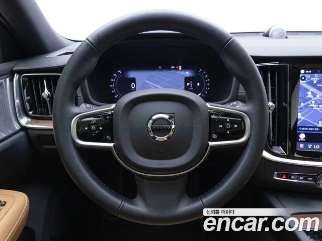 Вольво V60 — Фото автомобиля 14