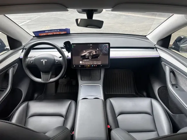 Tesla Model Y — Фото автомобиля 6